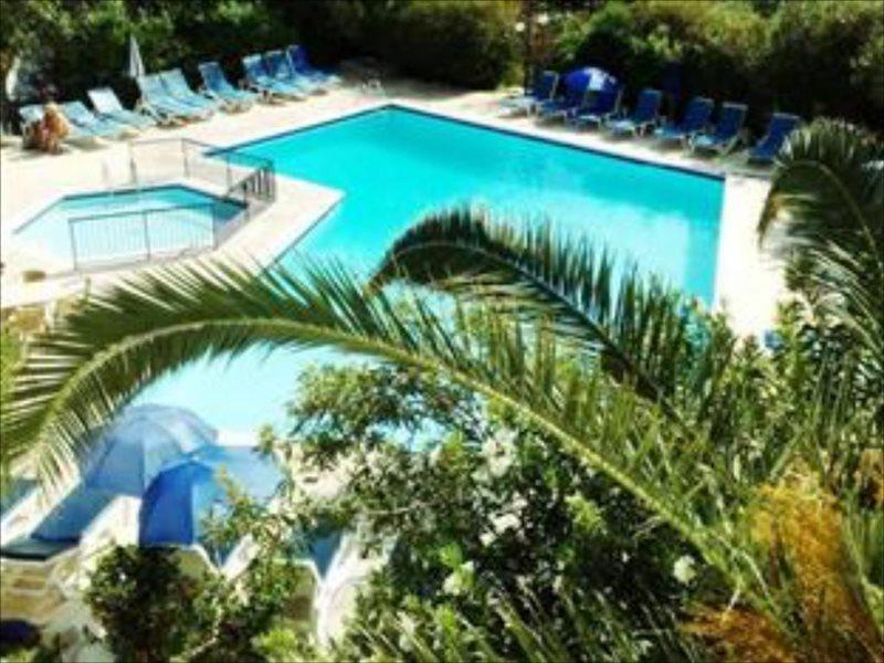 Hilltop Gardens Hotel Apartments Paphos Eksteriør billede