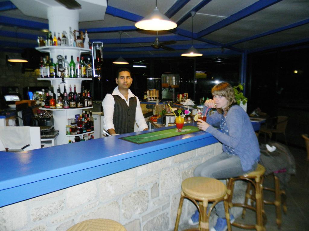 Hilltop Gardens Hotel Apartments Paphos Eksteriør billede