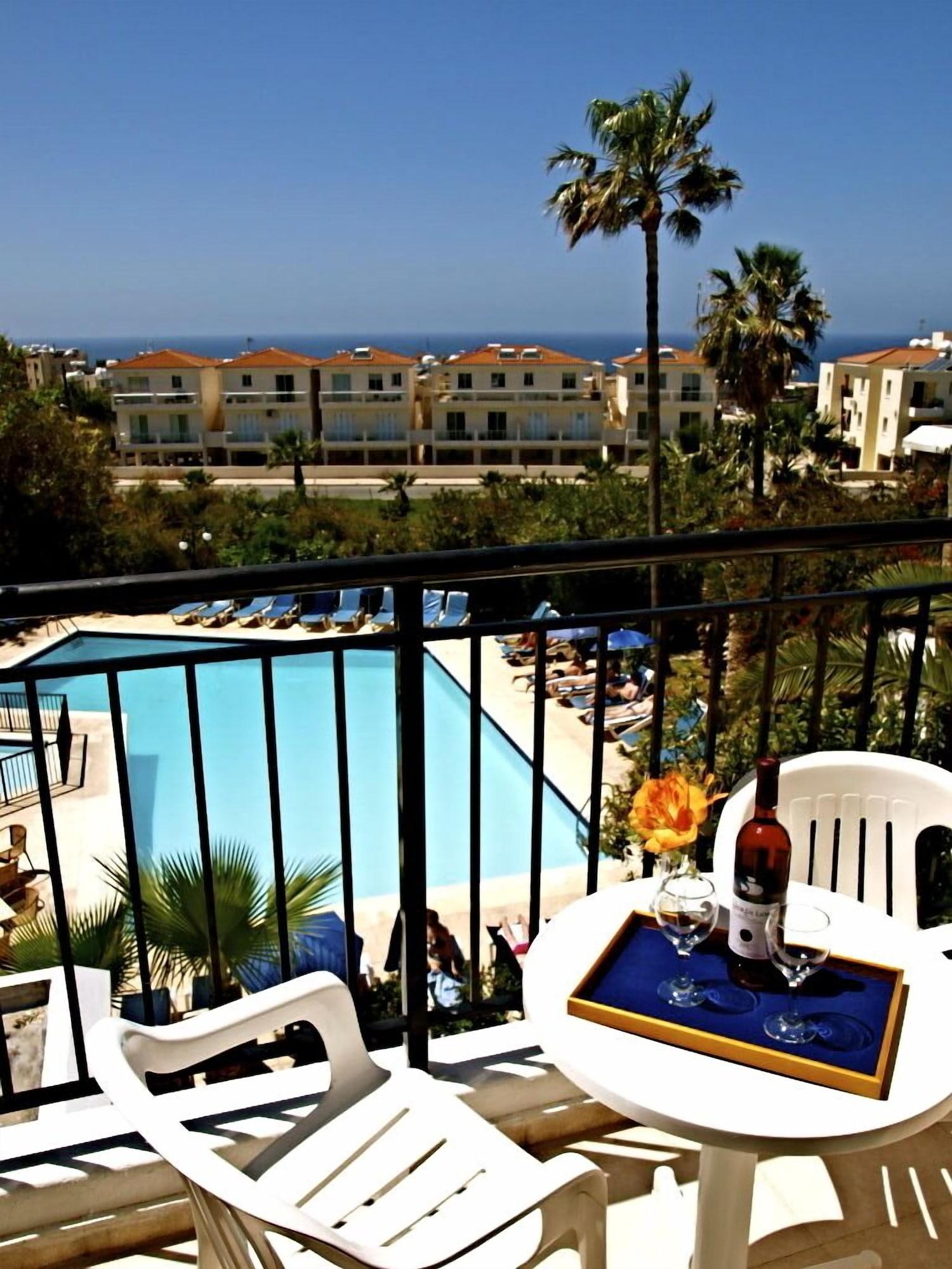 Hilltop Gardens Hotel Apartments Paphos Eksteriør billede