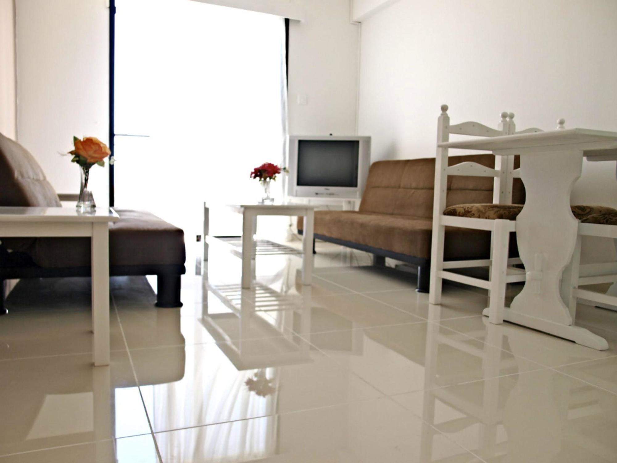 Hilltop Gardens Hotel Apartments Paphos Eksteriør billede