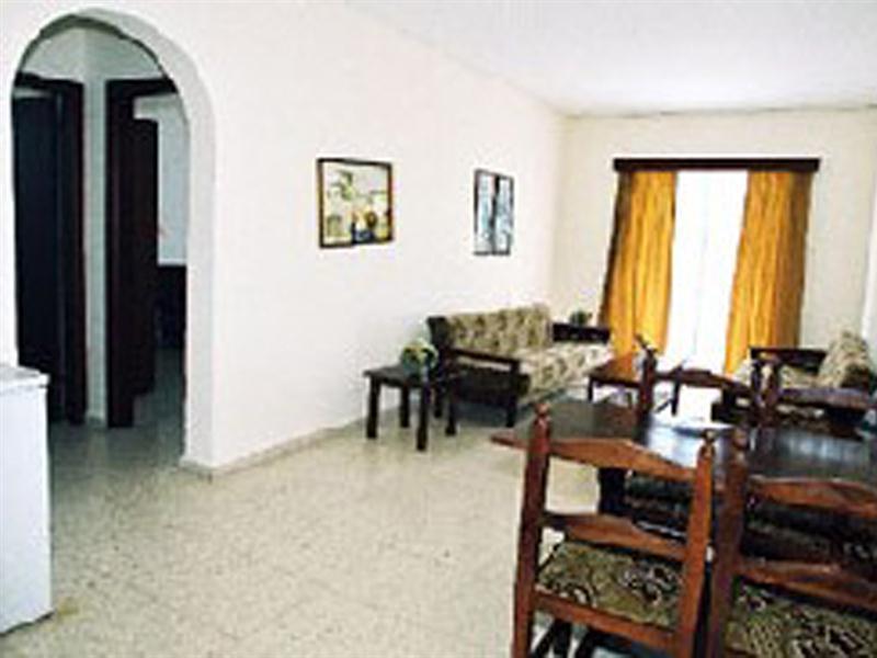 Hilltop Gardens Hotel Apartments Paphos Eksteriør billede