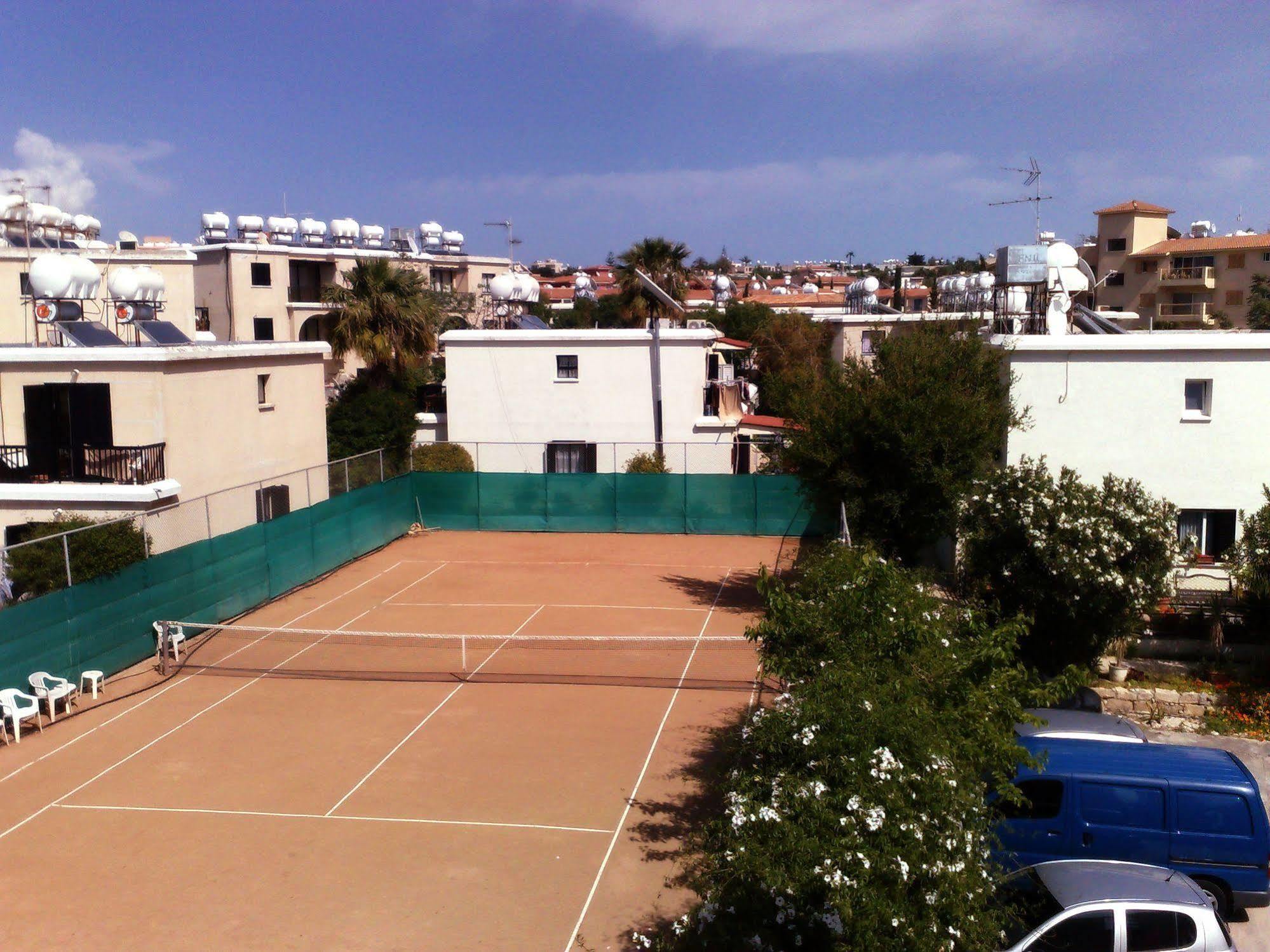 Hilltop Gardens Hotel Apartments Paphos Eksteriør billede