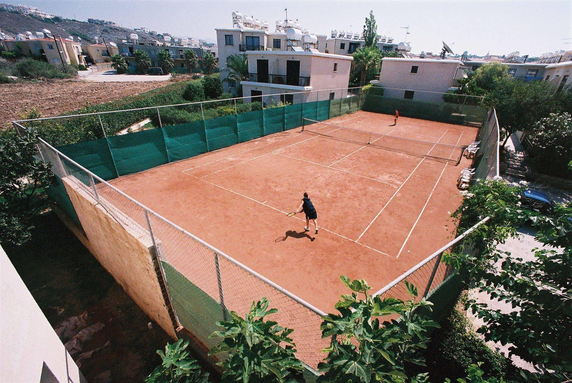 Hilltop Gardens Hotel Apartments Paphos Eksteriør billede