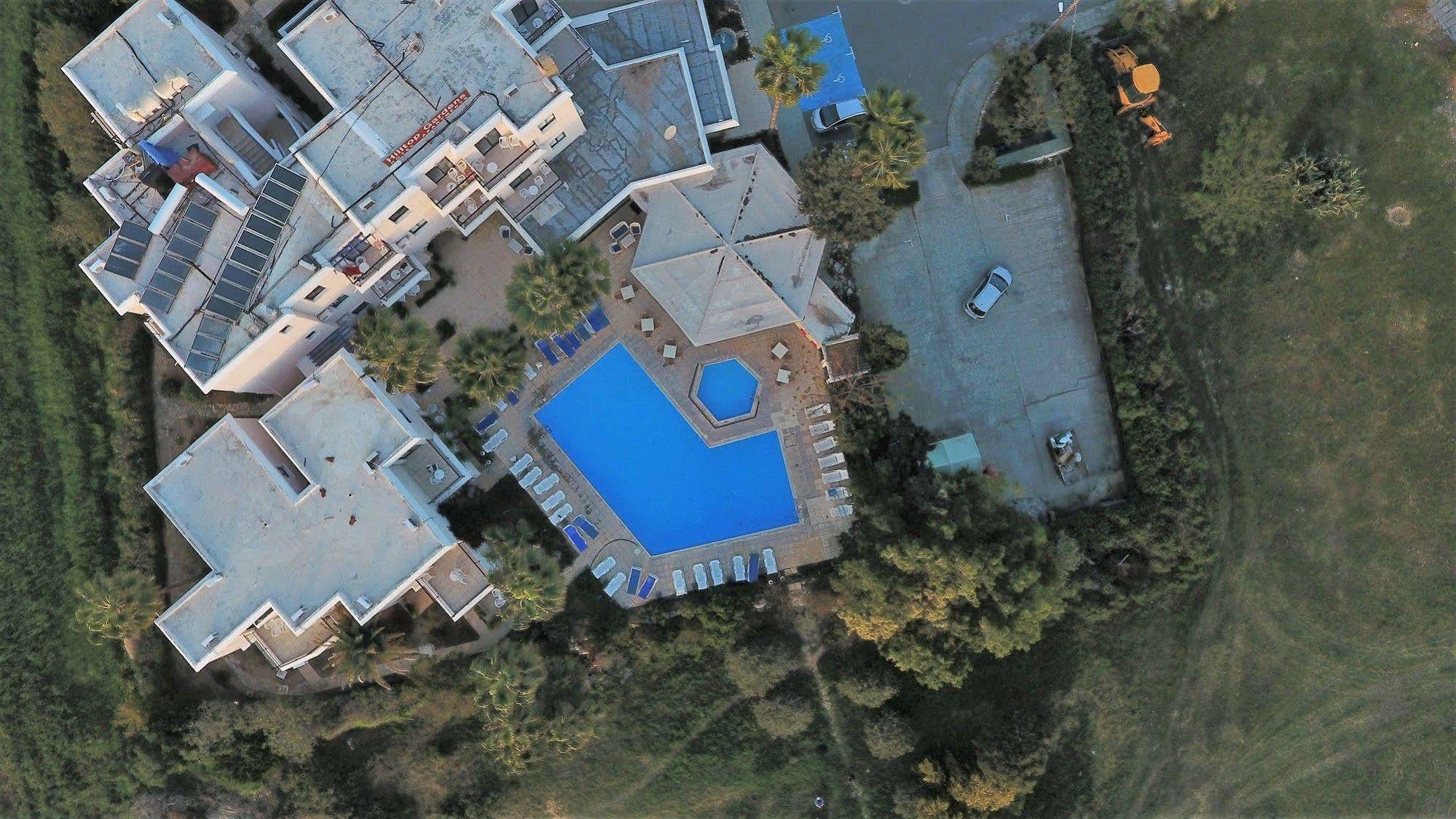 Hilltop Gardens Hotel Apartments Paphos Eksteriør billede